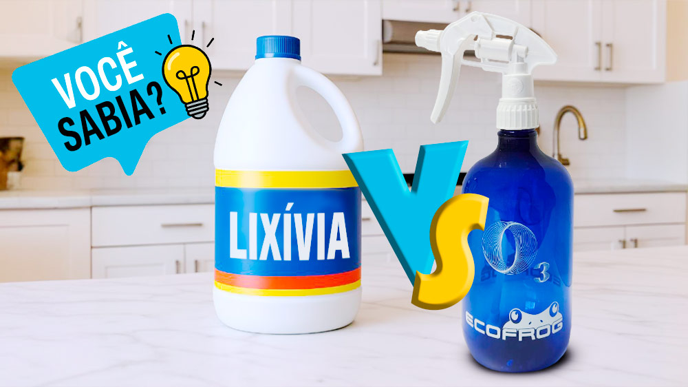 Numa cozinha, uma garrafa de lixívia e um pulverizador de água ozonizada ECOFROG com as letras VS no meio estão colocados numa bancada.